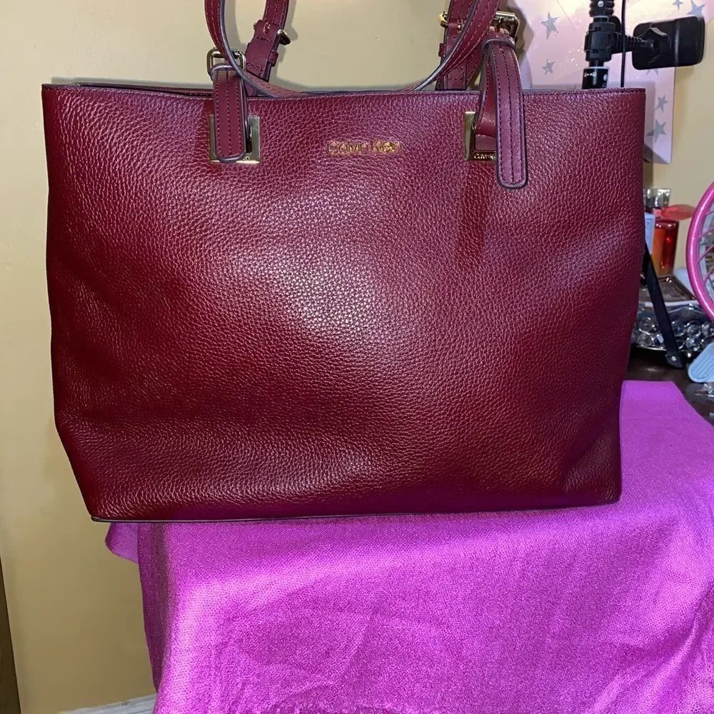 CALVIN KLEIN PEBBLE LEATHER TOTE BAG
